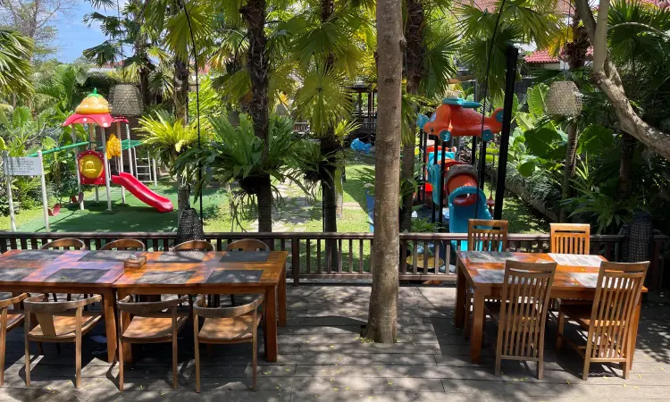 15 Restoran & Tempat Makan di Denpasar yang Terkenal Enak - De Bali