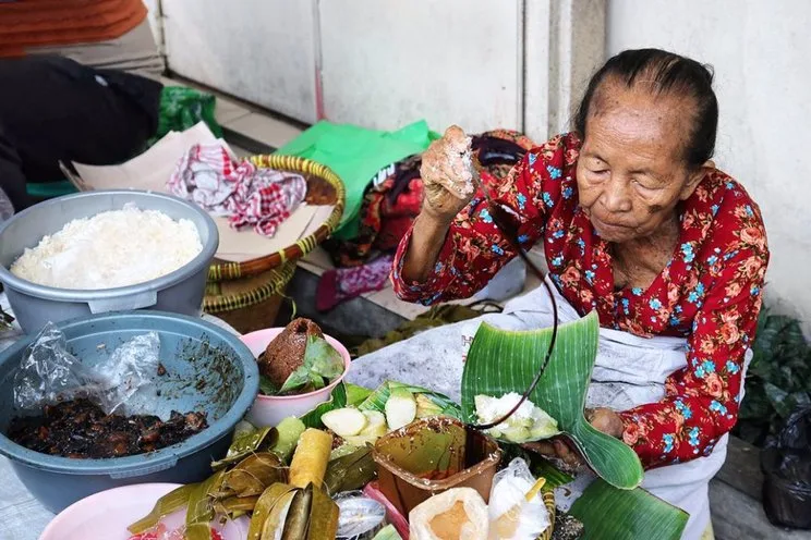 Lupis Mbah Satinem, Kuliner Legendaris Jogja yang Mendunia