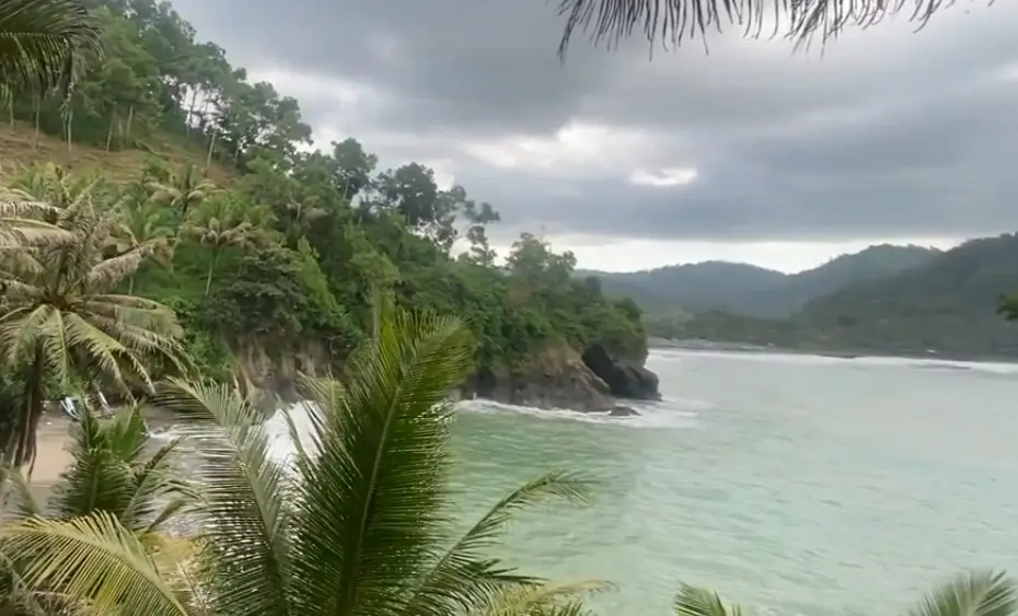 Pantai Lampon