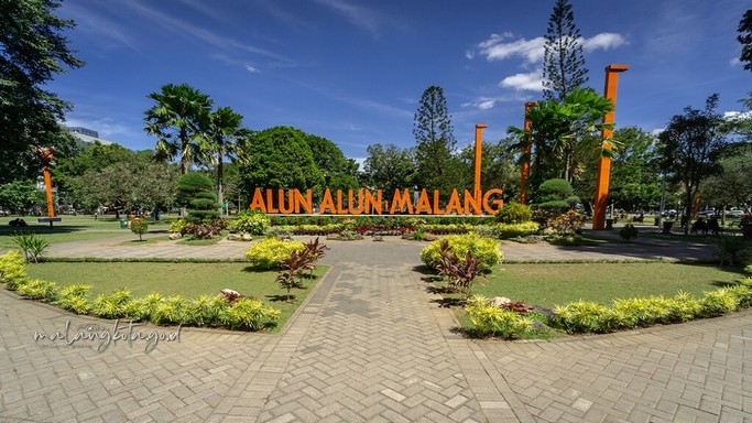 06. Alun-alun Malang