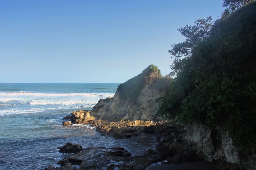 Pantai Karang Nini
