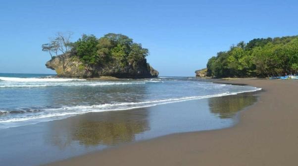 Pantai Madasari
