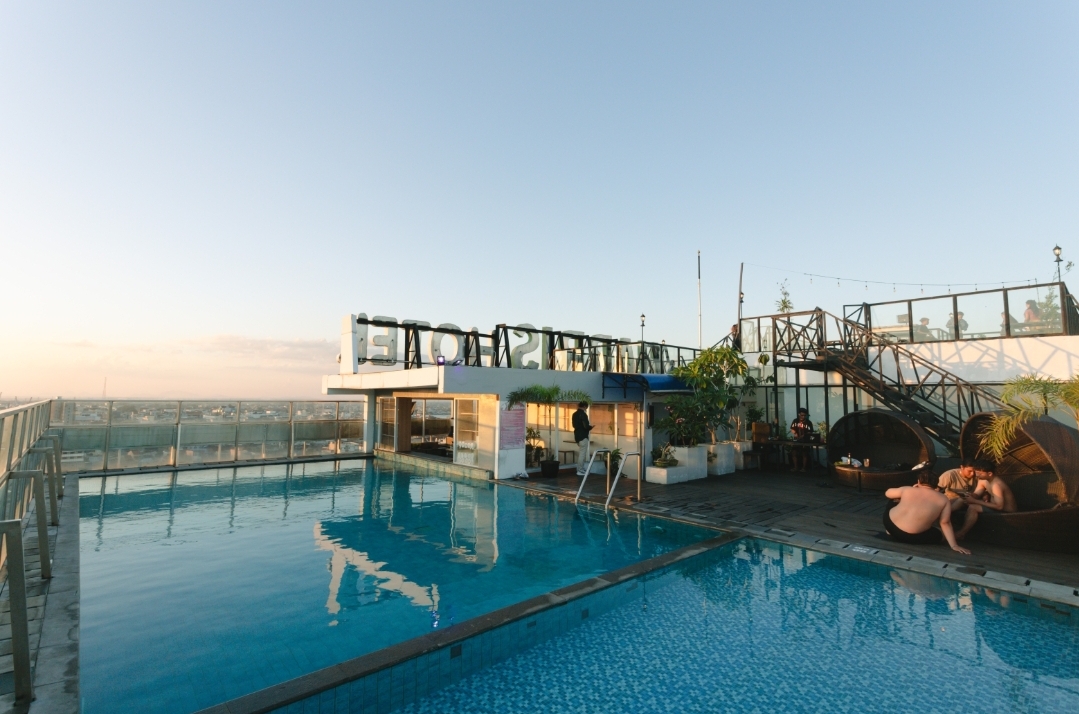 Nikmati Keseruan Berenang Tanpa Menginap di Hotel Harris Pontianak