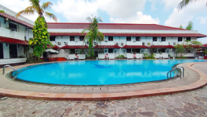 Kolam renang untuk umum di Bahari Inn Hotel Tegal