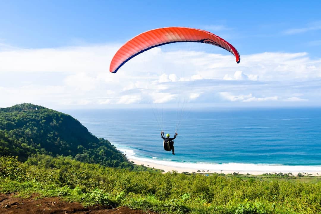 Sunrise Hunting di Bukit Waung Malang (Sumber: donomulyo.malangkab.go.id)