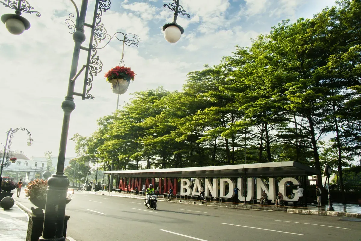 Peta Kuliner Malam di Jalan Pungkur Bandung: Selain Bu Imas, Ada Apa Saja?