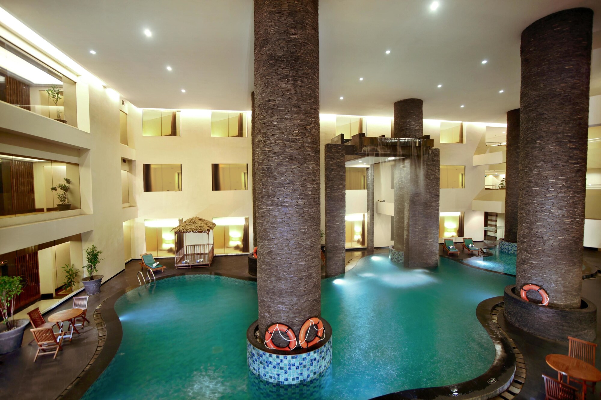 6 Kolam Renang Hotel di Samarinda untuk Umum, Update Harga 2026