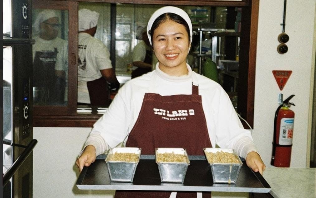 Tji Laki 9 Spesialis Bolu Pisang yang tengah Viral di Bandung