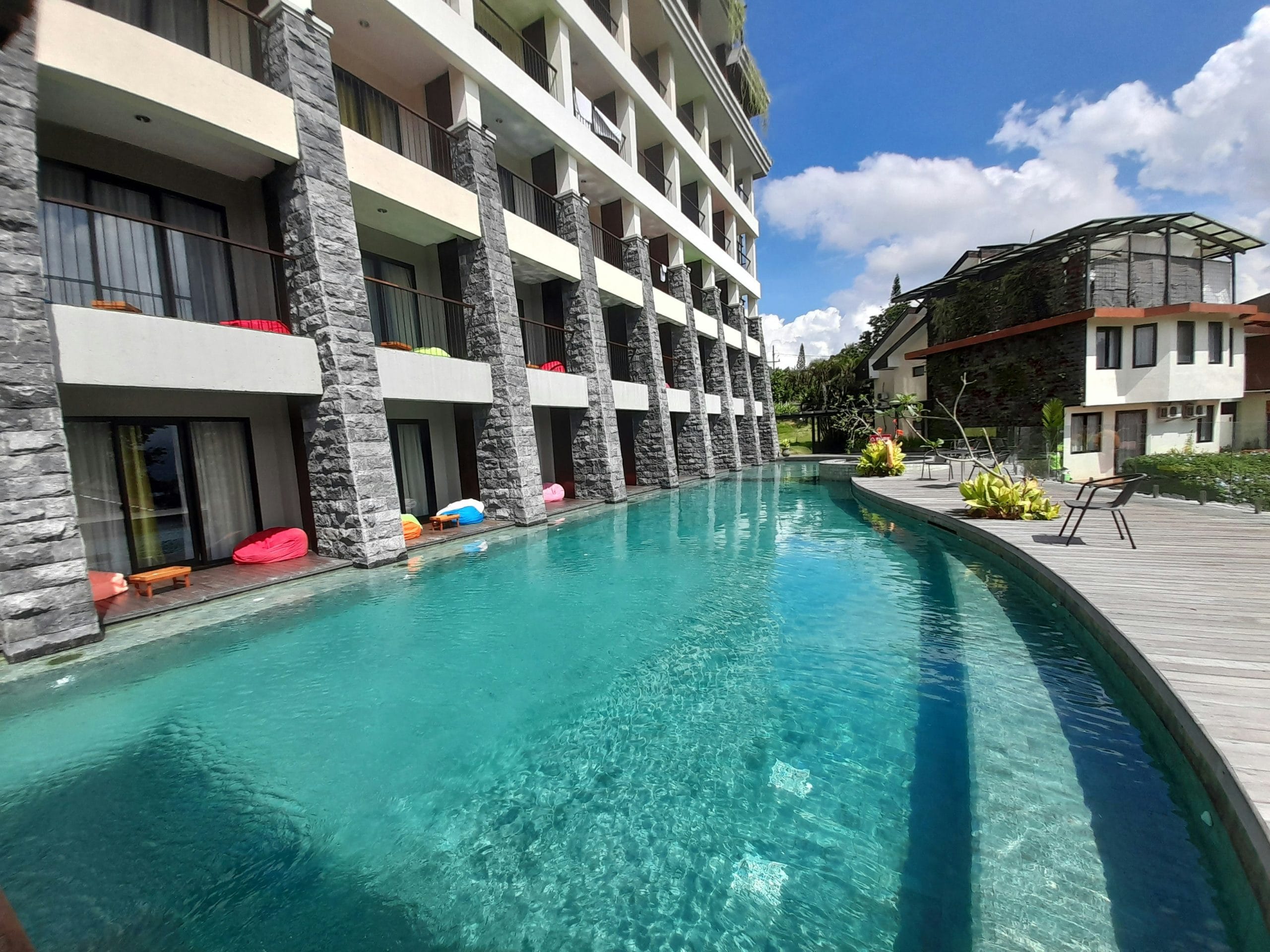 6 Kolam Renang Hotel Pekalongan untuk Umum