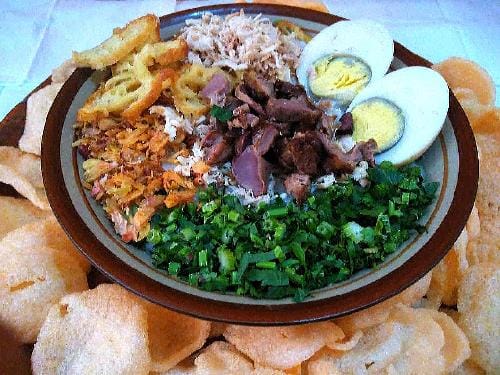 10 Kuliner Jalan Dago, Dari Kaki Lima ke Resto View!