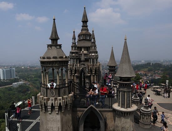 Castle - Foto Mercusuar Cafe & Resto, Bandung - Tripadvisor