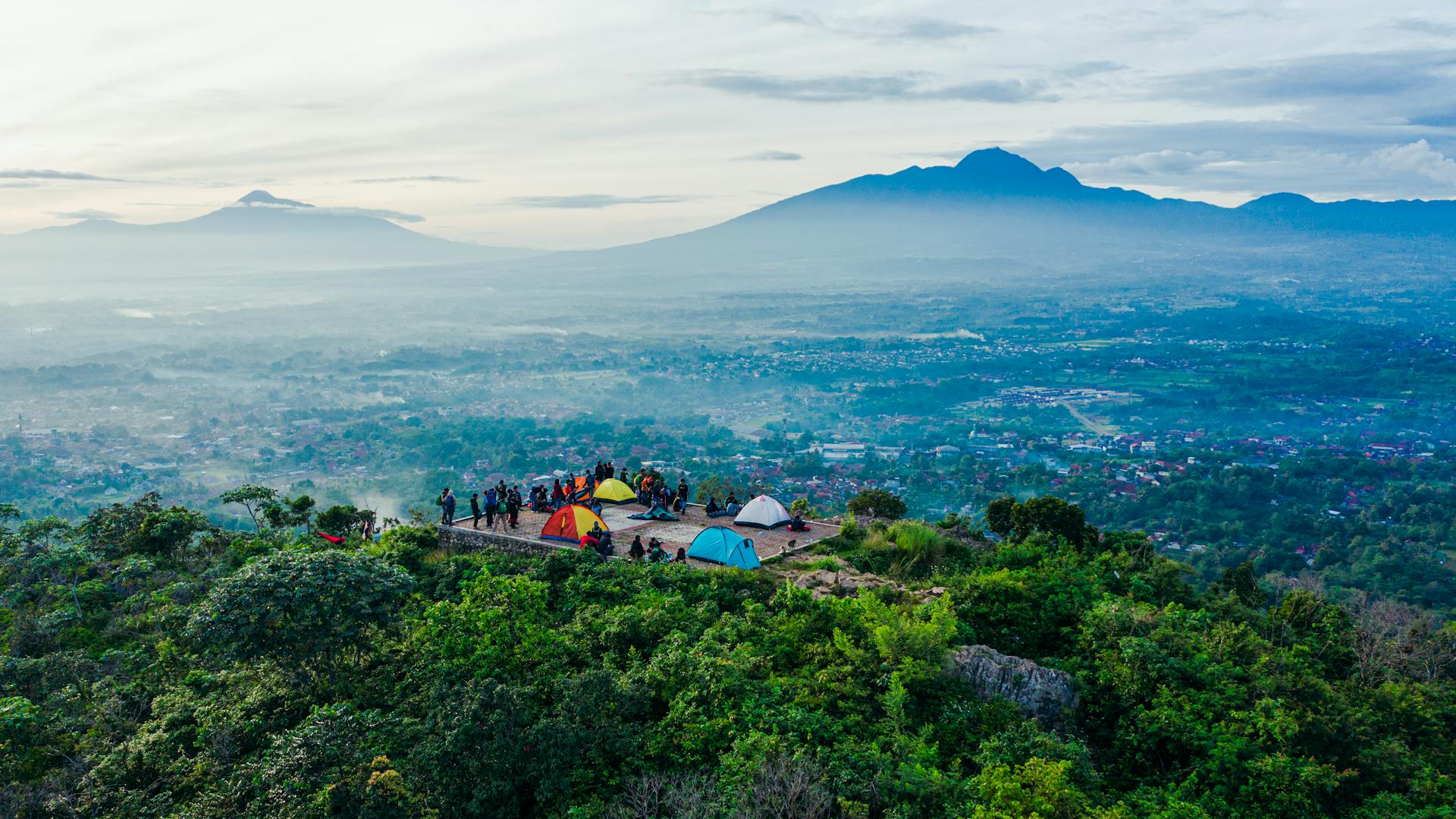 5 Hidden Gem Pulau Jawa, Destinasi Impian Anti-Mainstream!