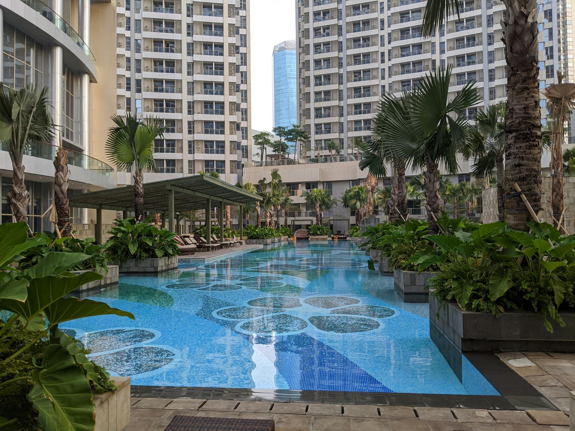 7 Kolam Renang Hotel di Makassar untuk Umum, Update!