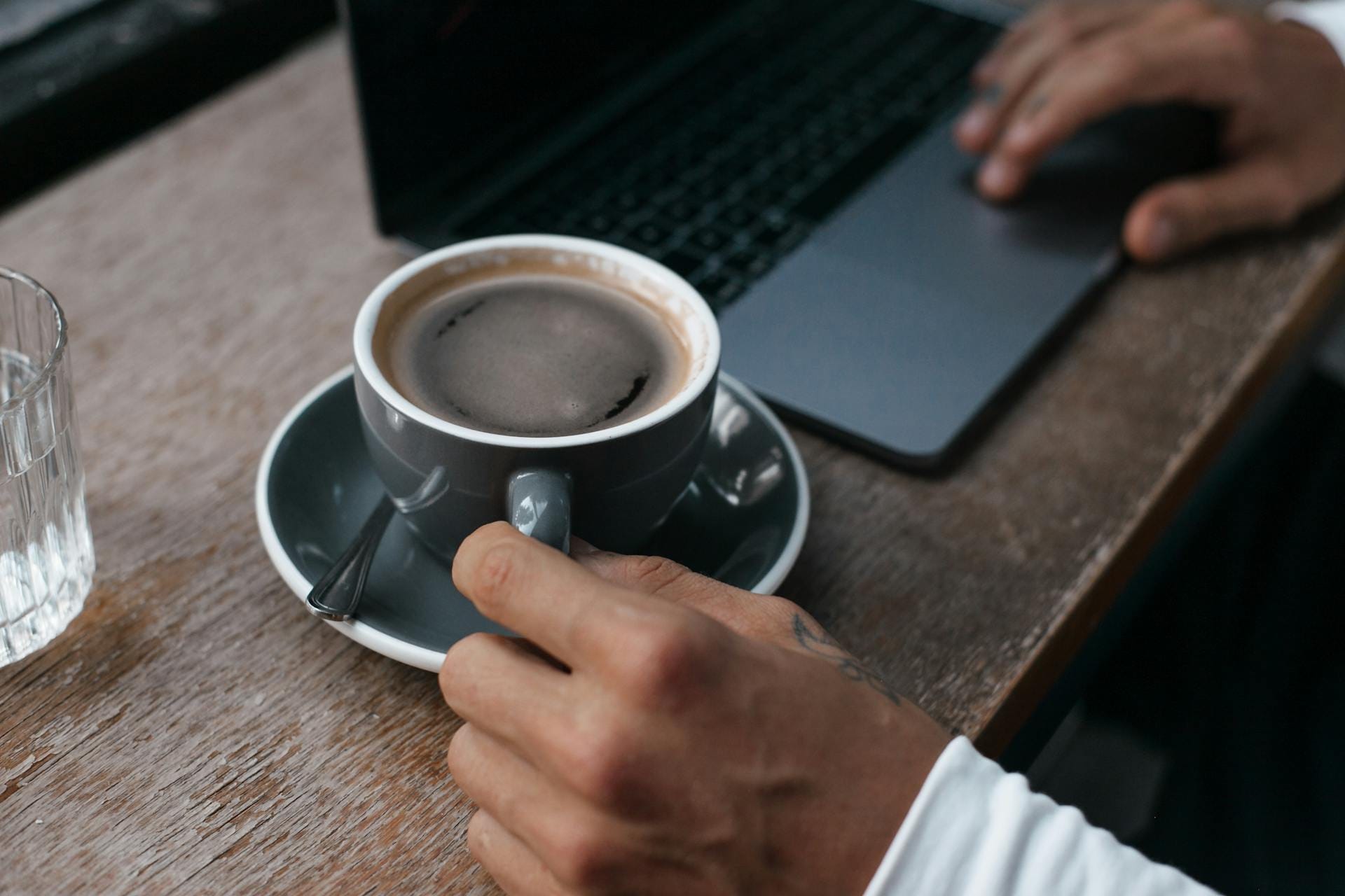 Rekomendasi Coffee Shop untuk WFC di Surabaya (AC-nya Dingin!)
