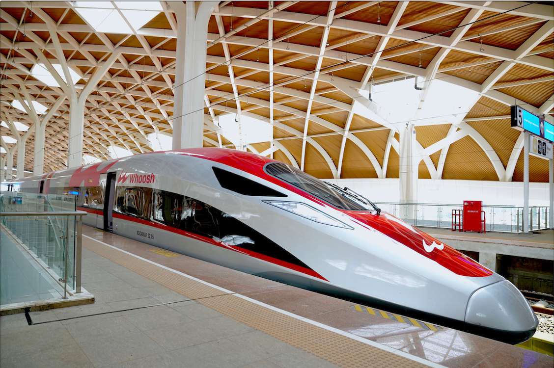 Begini Cara Naik Whoosh dari Stasiun Bandung ke Jakarta
