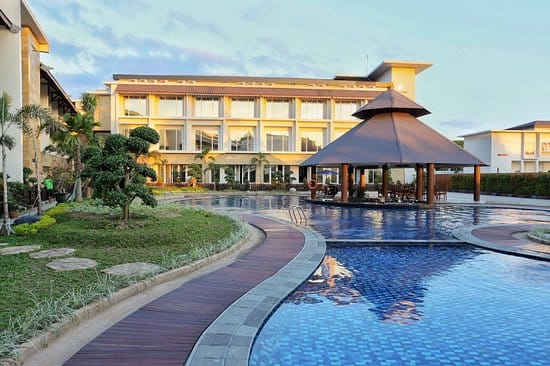 Swimming Pool - Gambar Swiss-belhotel Borneo Banjarmasin - Tripadvisor