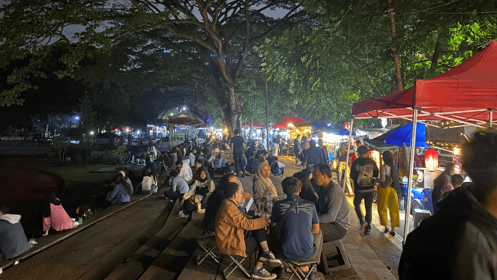Info Bandung Kota - Saparua Park Bandung, Destinasi Kuliner Malam yang Seru dan Penuh Cita Rasa!