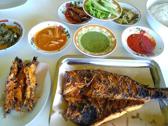 Ikan bakar - Foto Rumah Makan Fuja, Padang - Tripadvisor