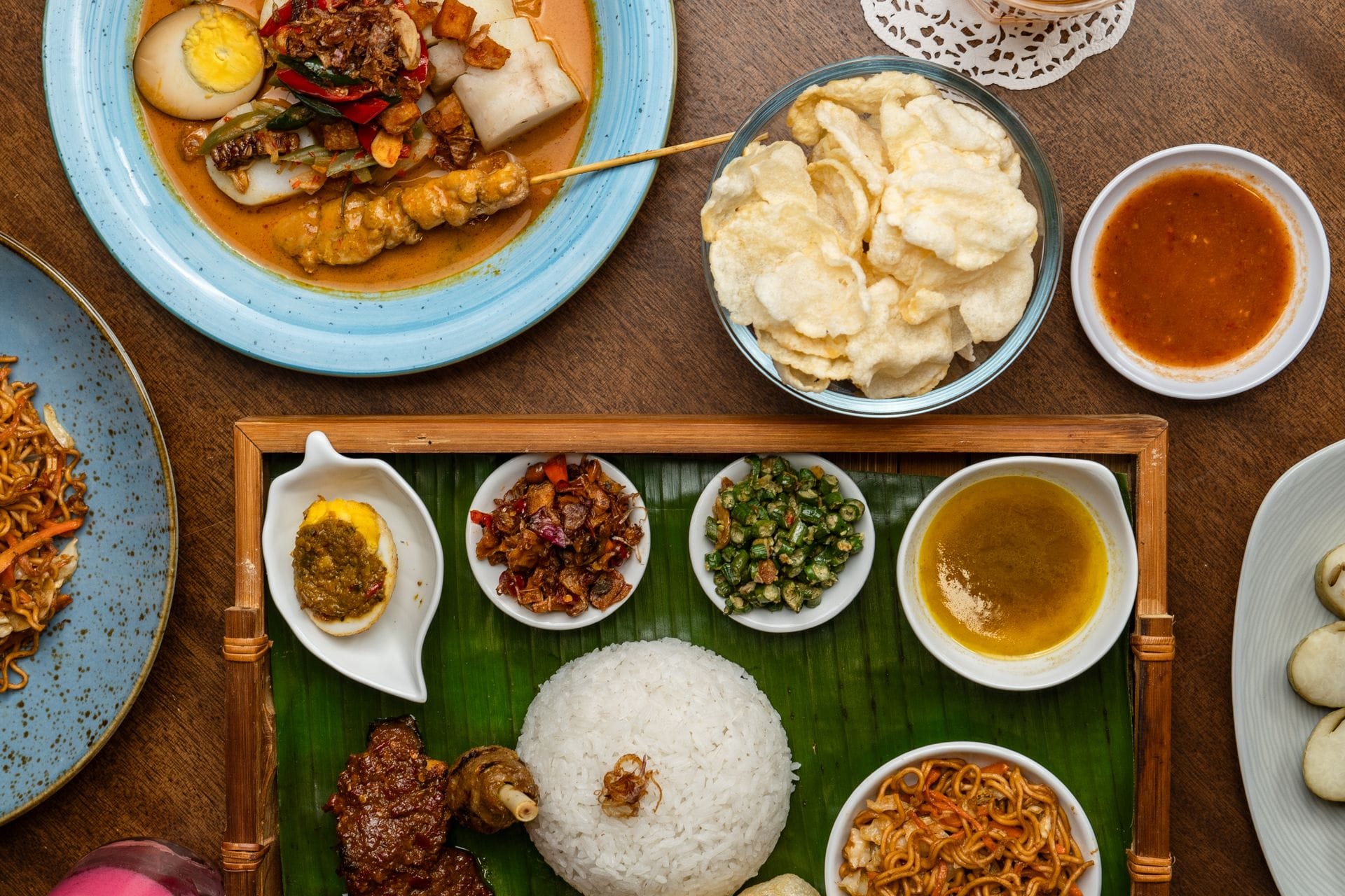 10 Rumah Makan Legendaris di Padang, Wajib Coba!