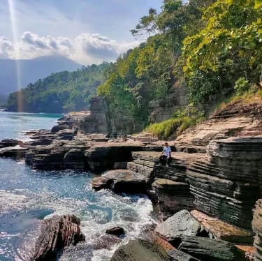 Hidden Beach di Lampung yang Masih Sepi, Cocok untuk Liburan Tenang Tanpa Keramaian