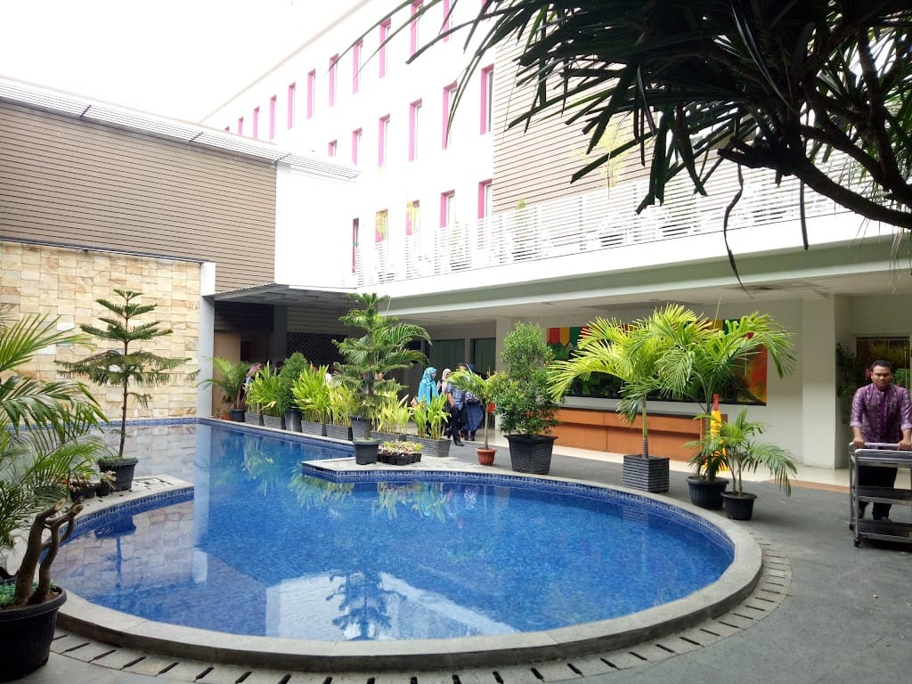 Grand Nanggroe Hotel, Banda Aceh — Jl. T Imuem Lueng Bata, Cot Mesjid,  Lueng Bata, Kota Banda Aceh, Aceh 23123, Indonesia, telepon (0651) 35779