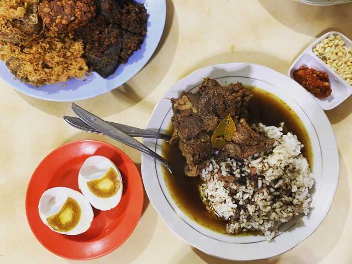 Kuliner Pagi Surabaya: Tempat Sarapan Legendaris yang Masih Eksis