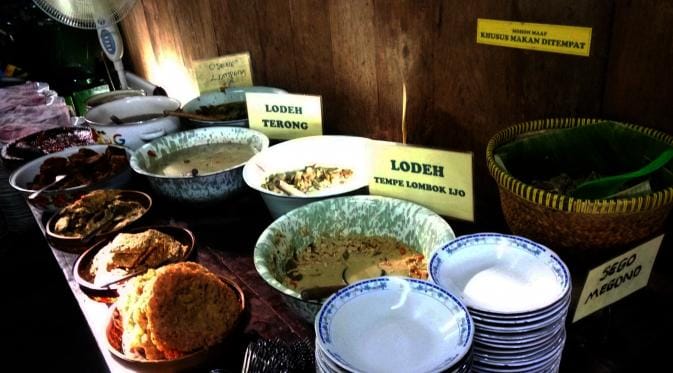 Klotok Coffee Shop - Yogyakarta Tourism Portal