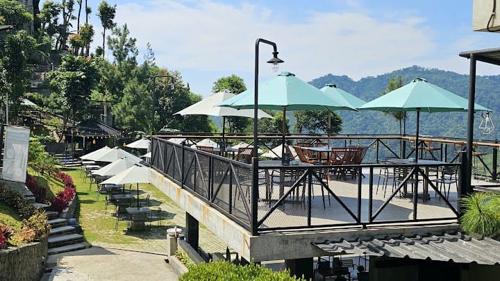 Highlanders Cafe Sentul Bogor Punya Pemandangan yang Indah dan Instagramable Banget! - Hayu Ka Bogor