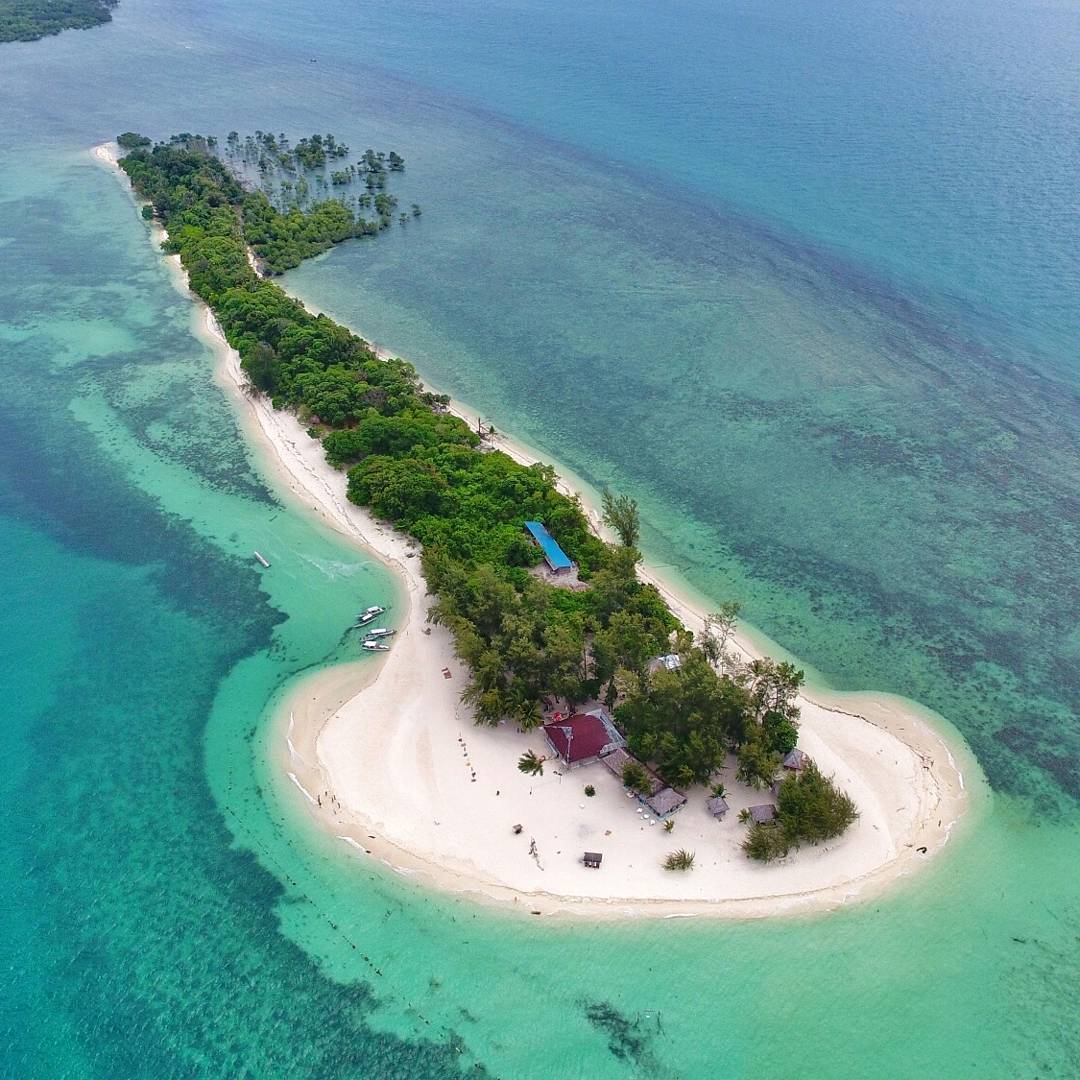 Pulau Beralas Pasir atau White Sand Island, Surga Tersembunyi di Bintan Yang Instagramable