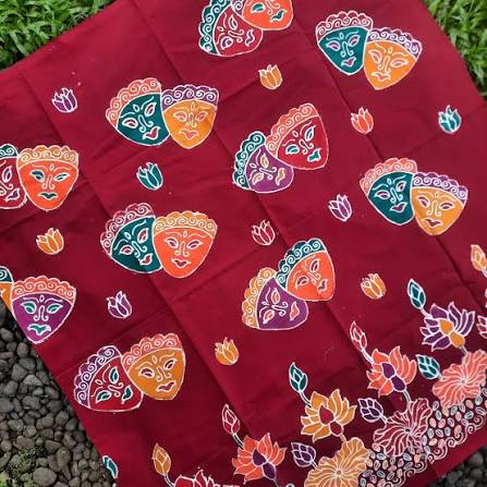 Kain Batik Topeng Khas Malang Rp 150.000 Bahan katun Batik Tulis Ukuran 180x110 cm Order : 🏡 Jl Tumapel Barat No. 87 Singosari, Malang 📲 WA 082232974988 🔸️ Shopee adoreyou_id #batiktopeng #batikmalang #batiktulis #batikkhasmalang #batik #kainbatik ...