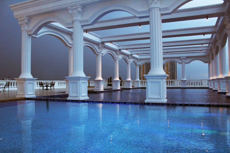 Fasilitas kolam renang anak di Adimulia Hotel Medan