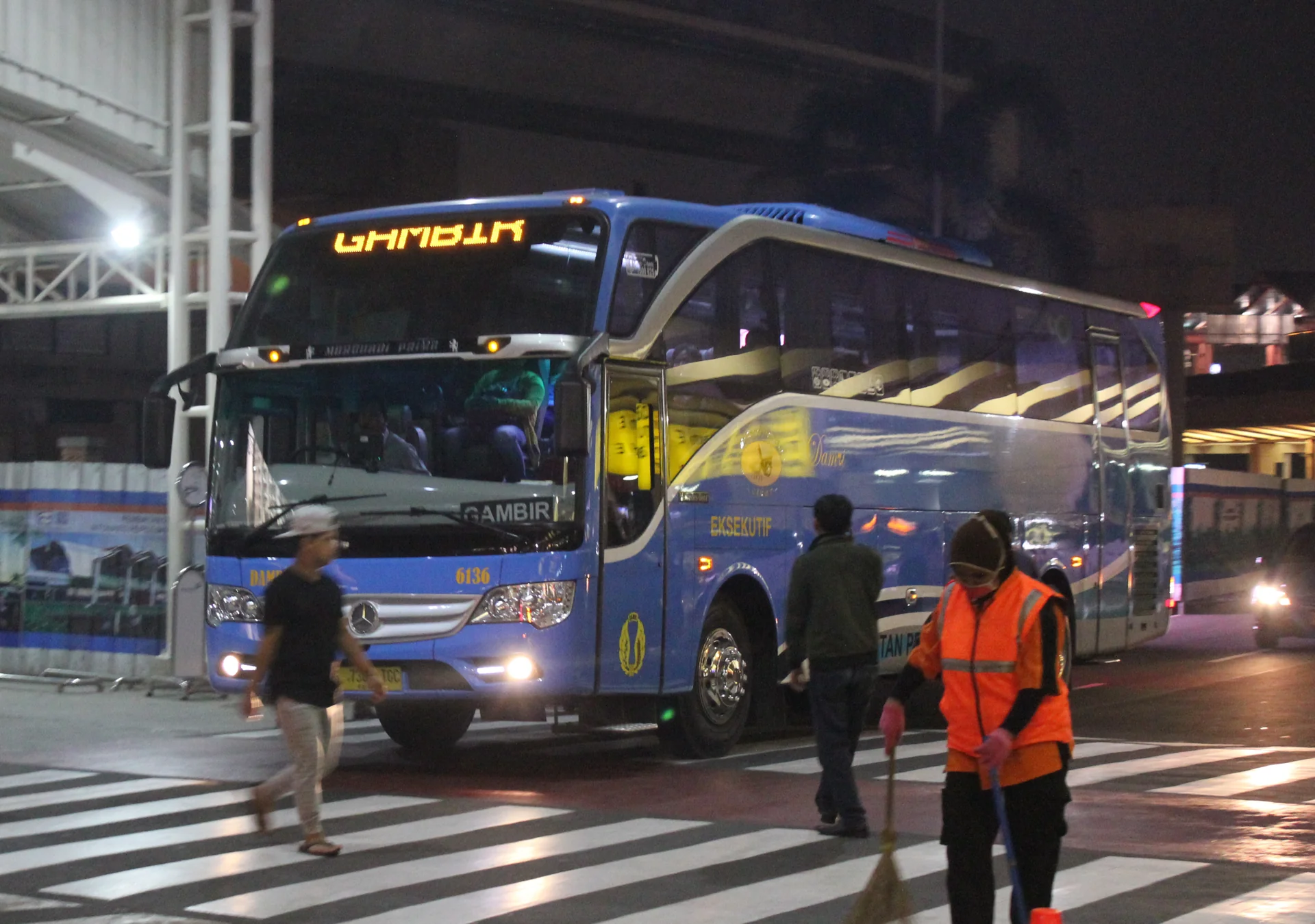 Bus DAMRI Bandara Soekarno-Hatta 2026: Rute, Tarif, Jadwal