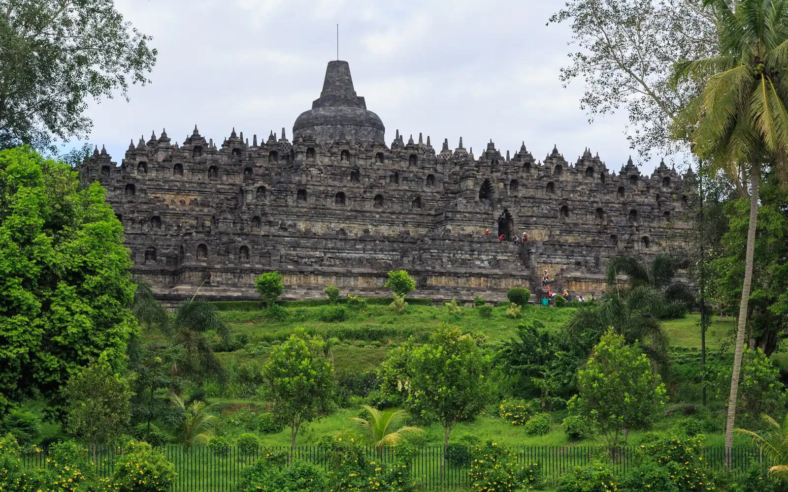 Tiket Masuk Candi Borobudur 2026: Harga, Cara Beli, Jam Buka & Naik ke Stupa