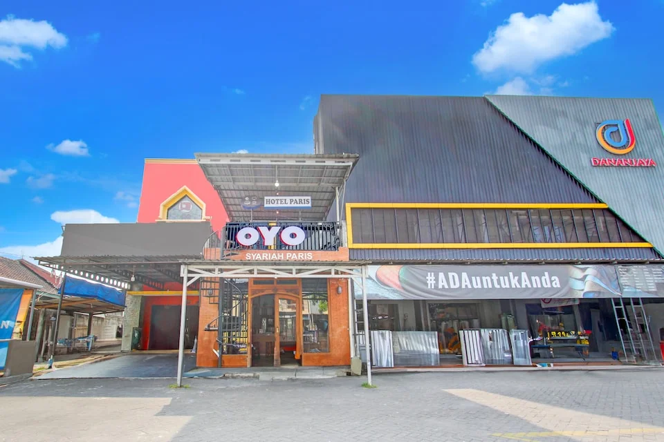 Fasad OYO Syariah Paris di Jalan Parangtritis Bantul