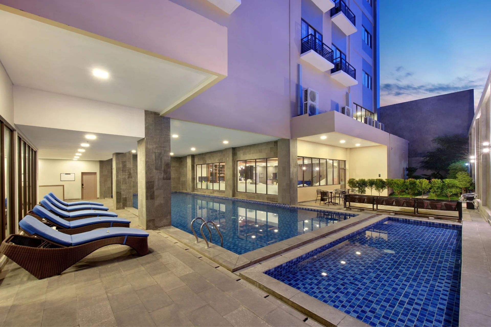 Kolam Renang Hotel Palu untuk Tamu Luar: Sutan Raja Rp25 Ribu