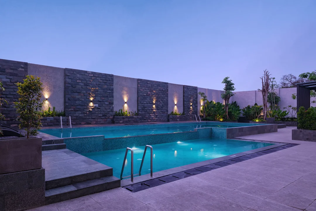 Kolam Renang Hotel Blitar untuk Umum: 8 Hotel Dicek